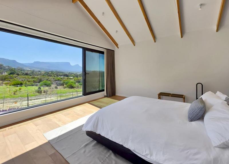 4 Bedroom Property for Sale in Zwaanswyk Western Cape